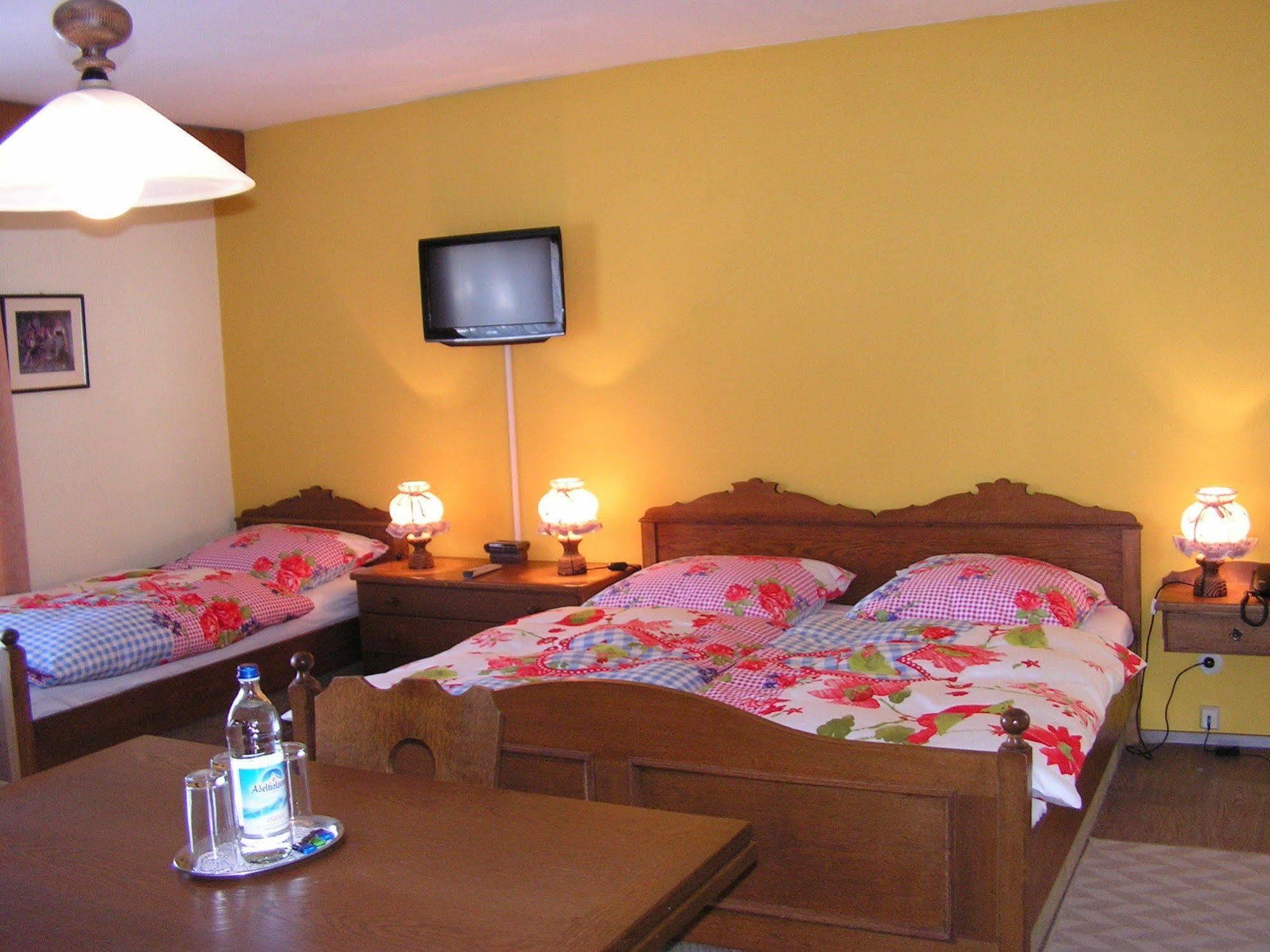 Hotel Garni Haus Alpine - Chiemgau Karte Inkl Ruhpolding Dış mekan fotoğraf